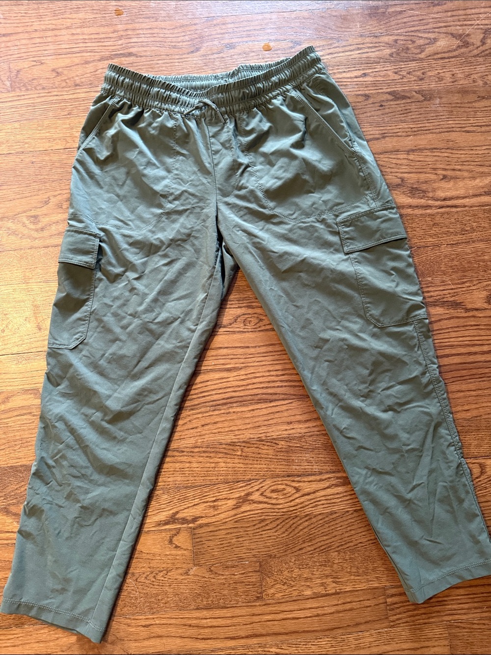 Women’s The North Face lightweight Olive Cargo Pants - Elastic Waist